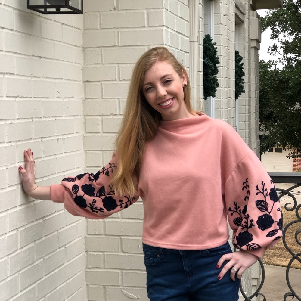 Pink sweater with navy embroidery flowers - Picture 2 of 2